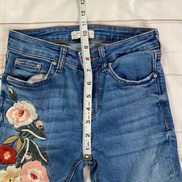 Zara Woman’s Embroidered Flower Jeans - Picture 5 of 10